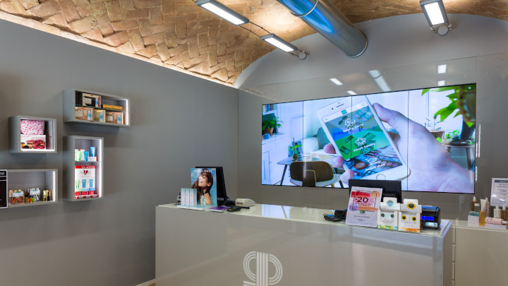 Stiahnuť brož&uacute;ru s technick&yacute;mi &uacute;dajmi 
